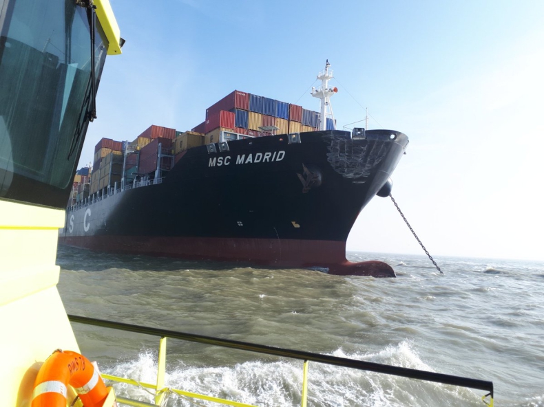Kolizja kontenerowca Madrid ze statkiem ro-ro Primula Seaways - GospodarkaMorska.pl