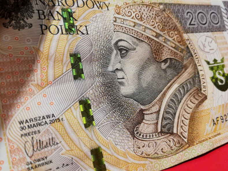 Rafalska: jesteśmy w trakcie uzgodnień minimalnego wynagrodzenia - GospodarkaMorska.pl