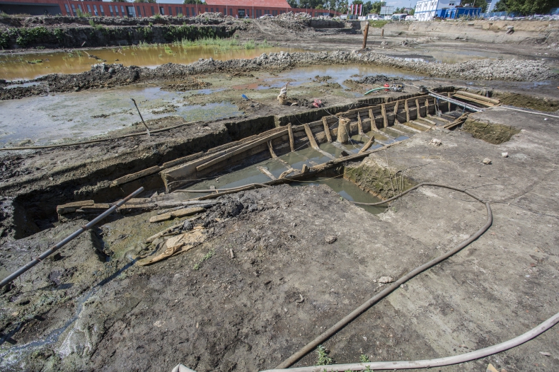 W Gdańsku archeolodzy odkryli wrak łodzi. Może mieć nawet kilkaset lat (foto) - GospodarkaMorska.pl