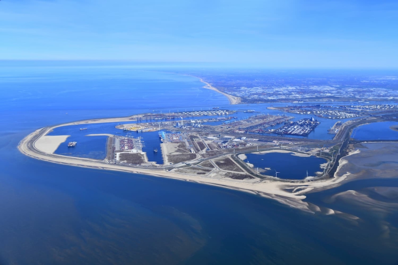 Port w Rotterdamie jest coraz bliżej stania się hubem wodorowym - GospodarkaMorska.pl