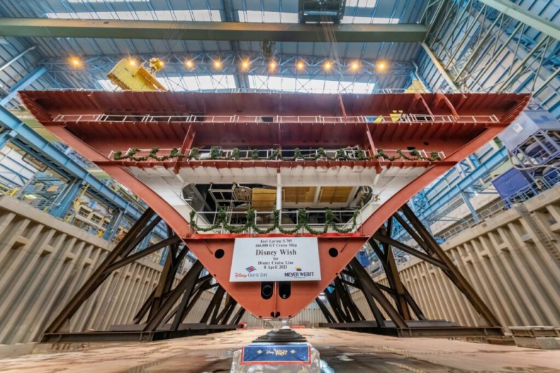 Meyer Werft: Położono stępkę pod napędzany LNG wycieczkowiec dla Disneya - GospodarkaMorska.pl