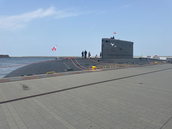 Święto Marynarki Wojennej. Zwiedzanie okrętu podwodnego ORP Orzeł i wiele innych atrakcji [ZDJĘCIA]-GospodarkaMorska.pl