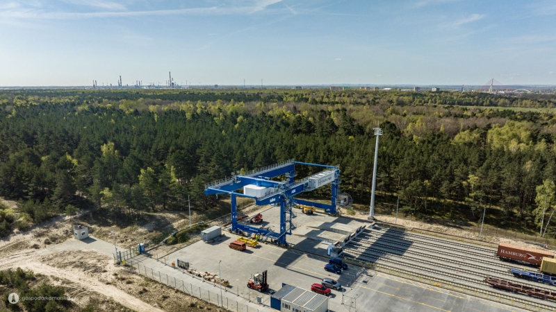 Baltic Hub dodaje czwartą suwnicę RMG do operacji kolejowych-GospodarkaMorska.pl