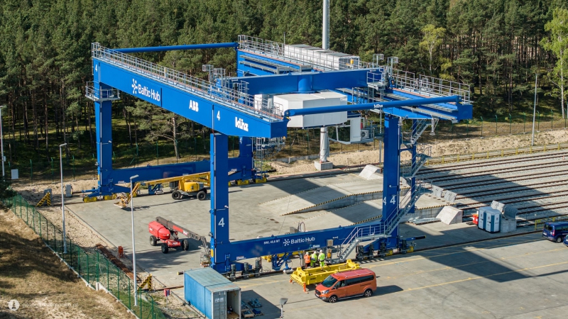 Baltic Hub dodaje czwartą suwnicę RMG do operacji kolejowych-GospodarkaMorska.pl