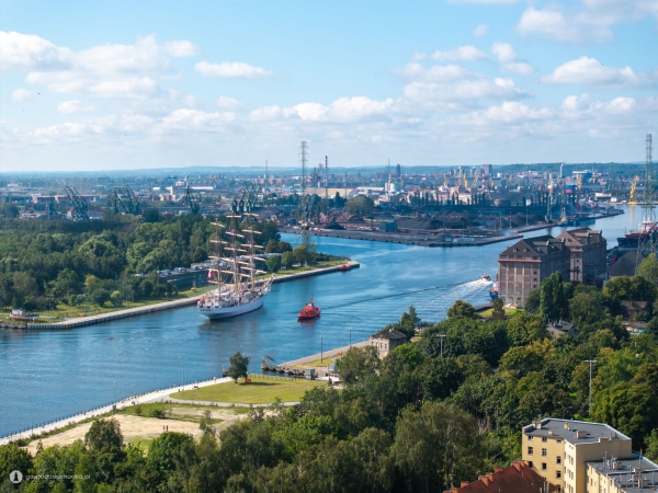 Dar Młodzieży zawinął do Gdańska-GospodarkaMorska.pl