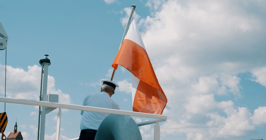 Ursa oficjalnie przywitana. Na nowym statku Urzędu Morskiego w Gdyni powiewa już polska bandera-GospodarkaMorska.pl